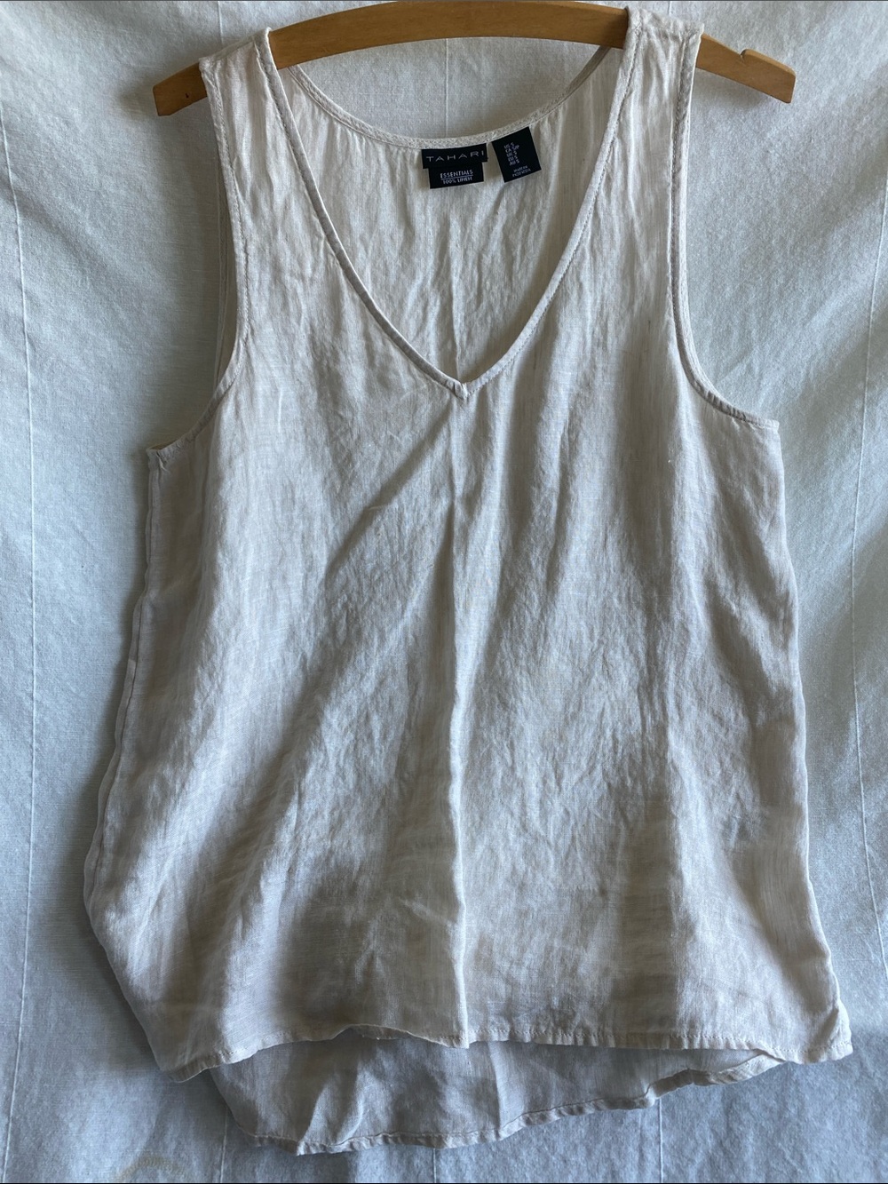 Tahari Linen V-Neck Sleeveless Tank in Cream - Picture 2 of 5